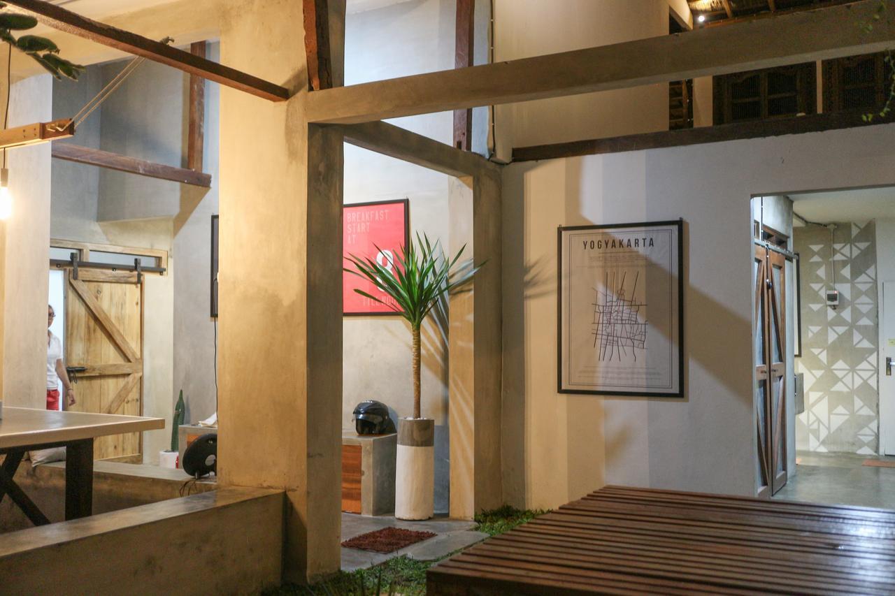 Trava House Albergue Yogyakarta Exterior foto